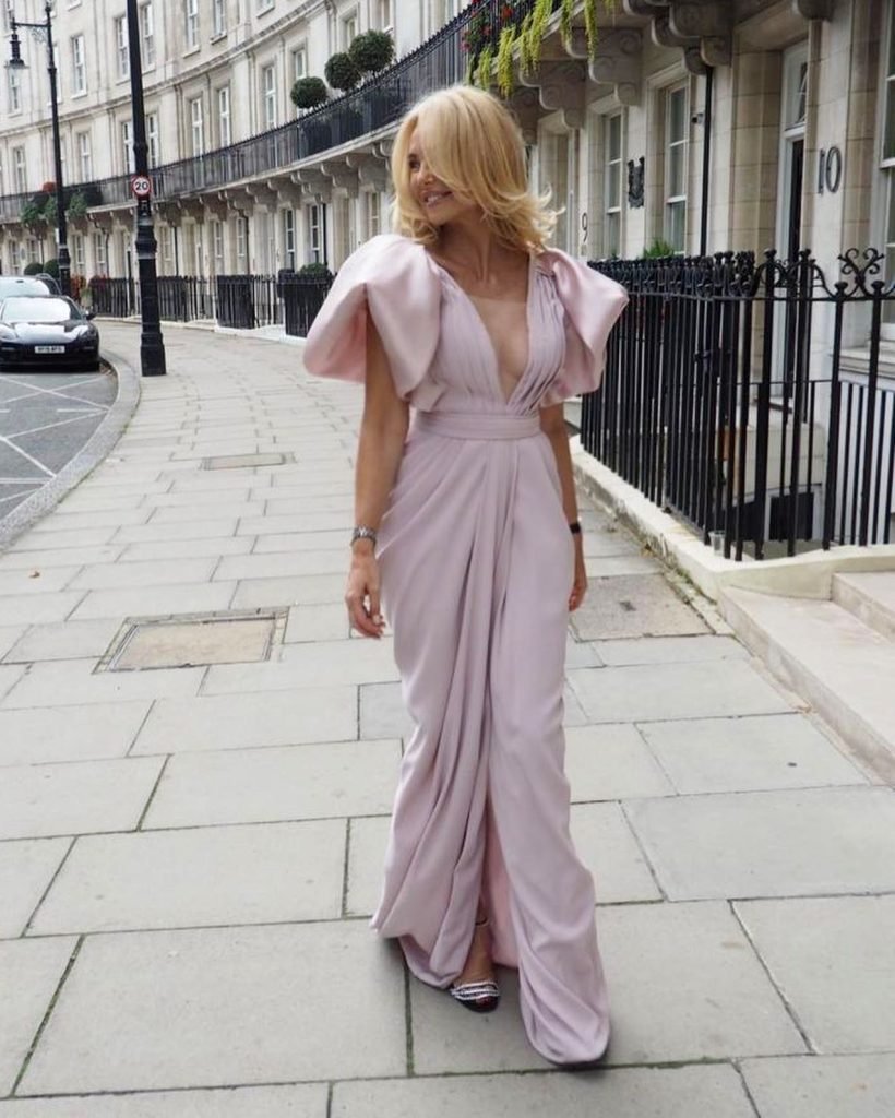 Amanda Caroline Cronin in a dusty pink Gaby Charbachy gown