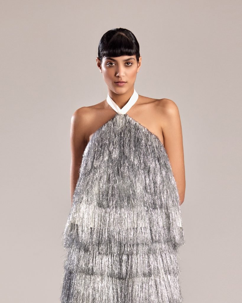 Loose-Cut Feathered Silver Fabric Top for Glamorous Confidence 
