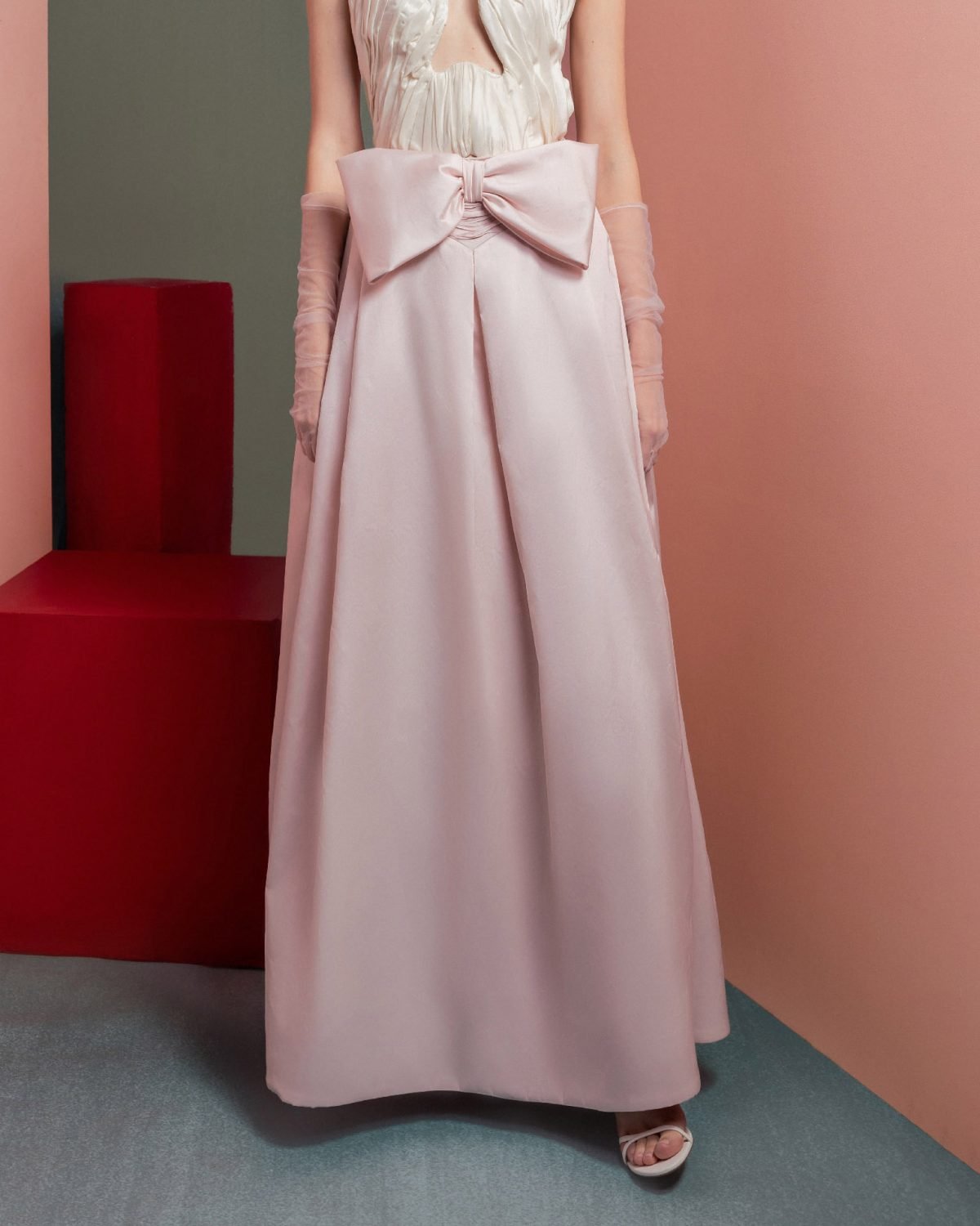 Elegant Taffeta Skirt with Bow Detail