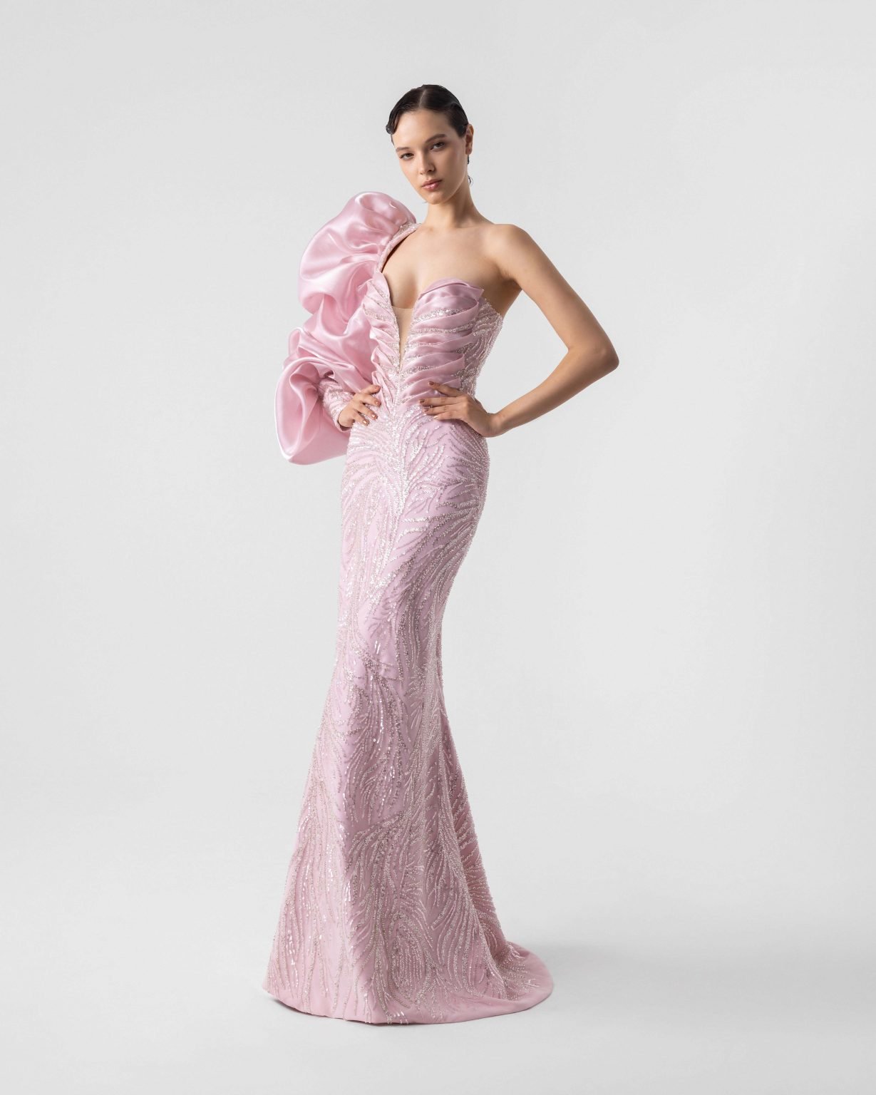 Imposing Sleeve, Plunging V  Blossom Pink Evening Gown