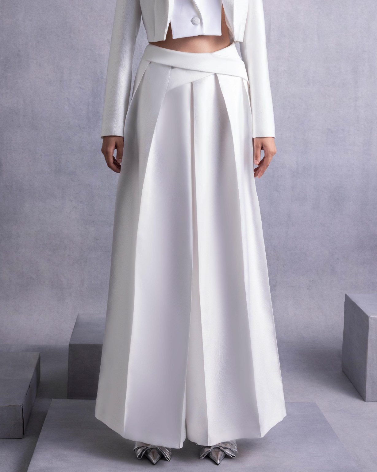 Wide-Leg Piqué Pants with Pleated Front Detailing