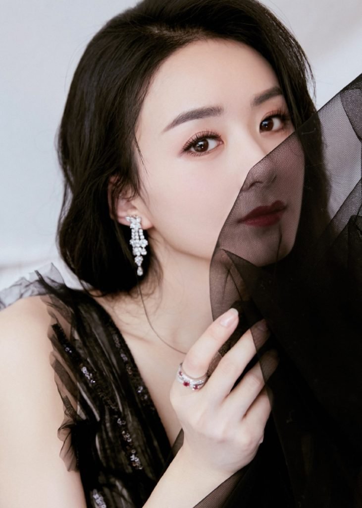 Zhao Ling in our black couture dress, during the Weibo Influencer Awards