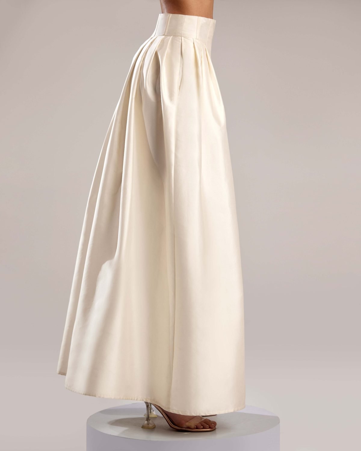 Elegant High-Waisted Pleated White Taffeta Jupe-Culotte