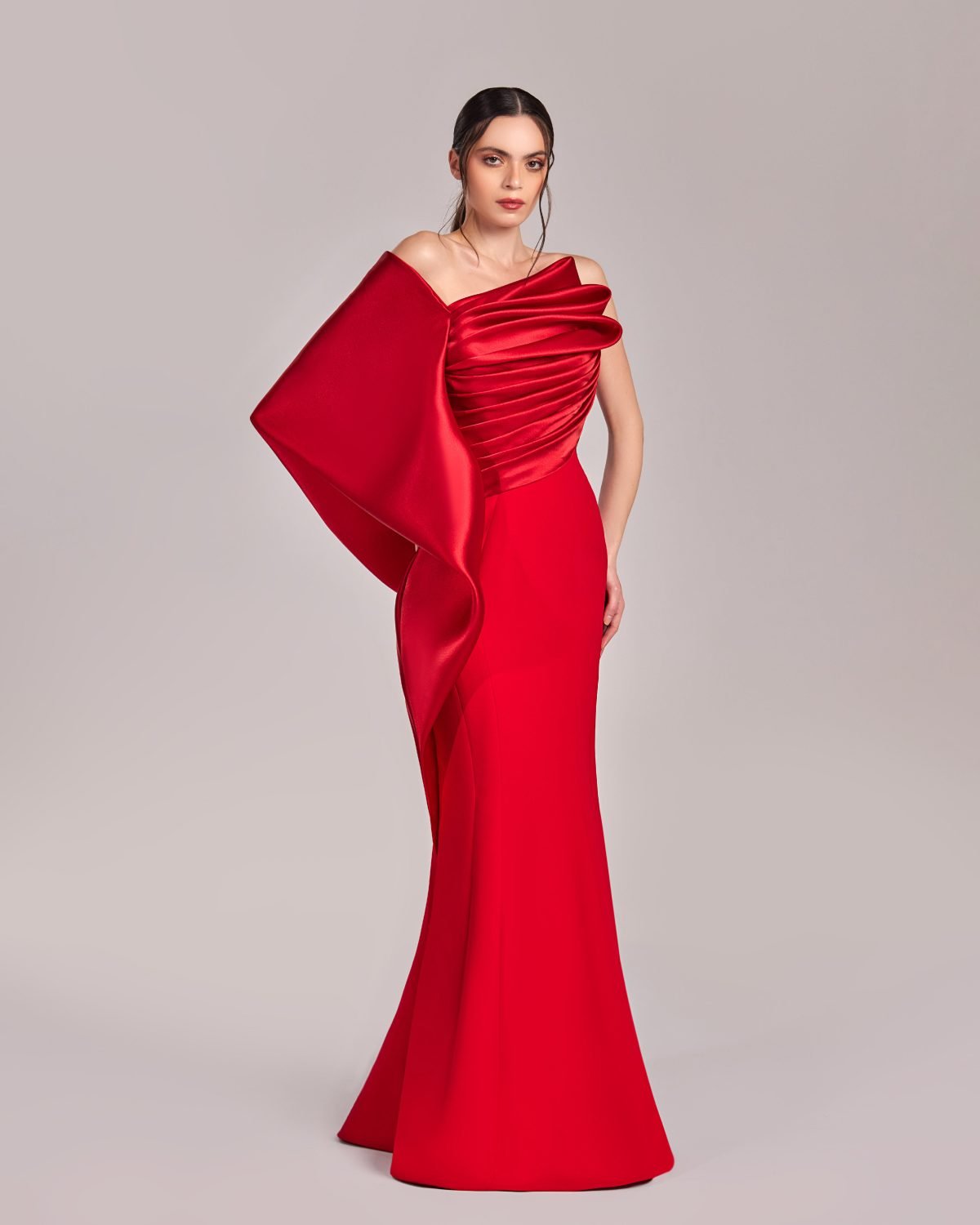 Exaggerated One-Shoulder Sleeve Red Mermaid Gown