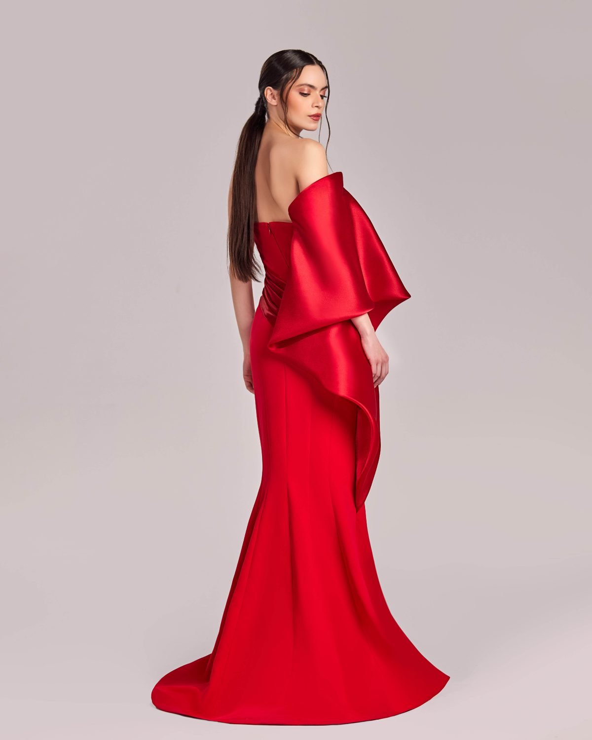 Exaggerated One-Shoulder Sleeve Red Mermaid Gown