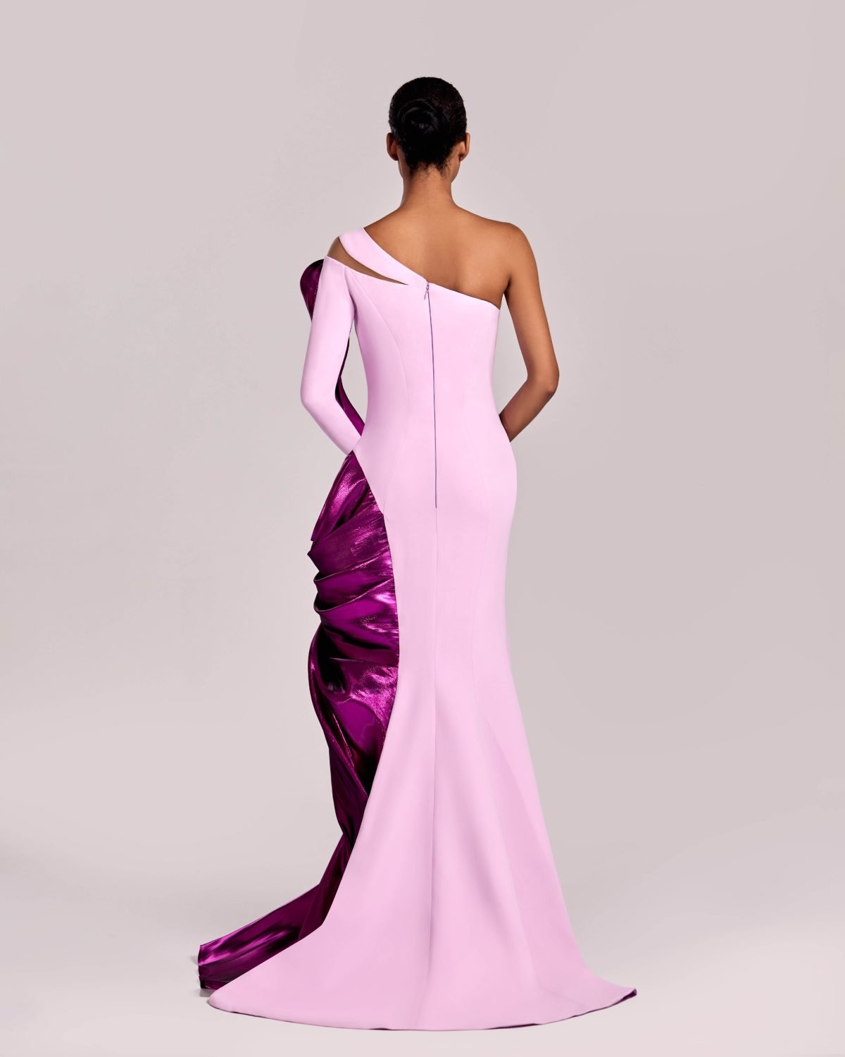 Timeless Mermaid Gown with a Modern Twist