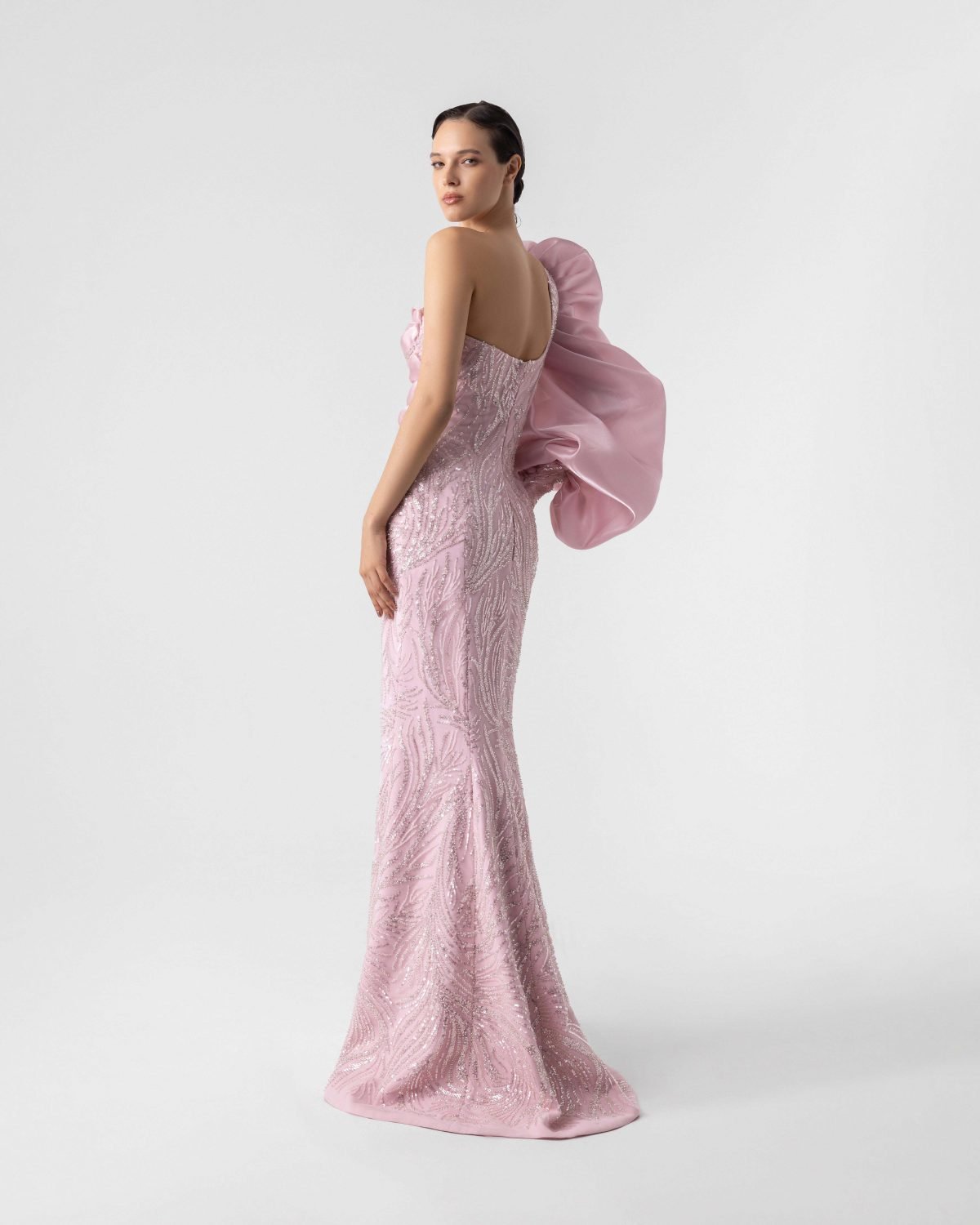 Imposing Sleeve, Plunging V  Blossom Pink Evening Gown
