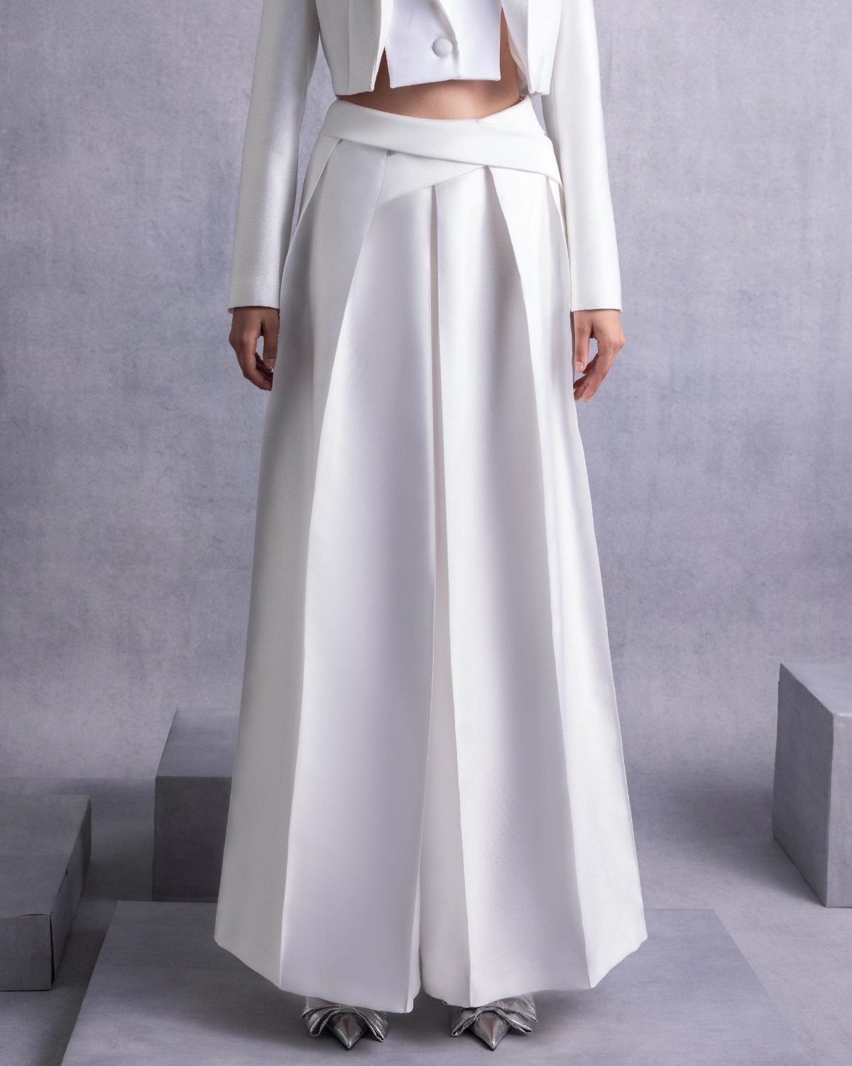 Wide-Leg Piqué Pants with Pleated Front Detailing