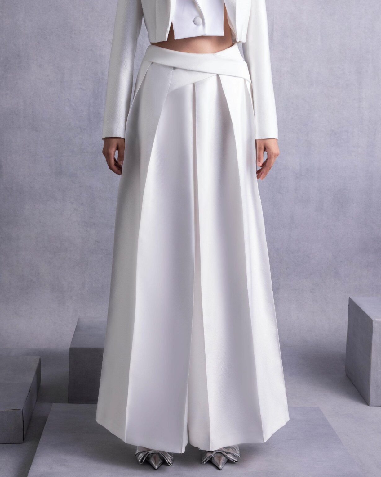 Wide-Leg Piqué Pants with Pleated Front Detailing