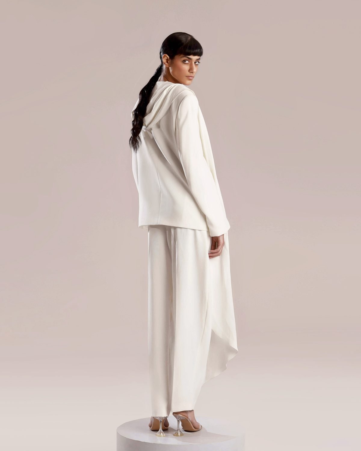 White Crepe Jacket with Feminine Cut and Crepe Georgette Shawl