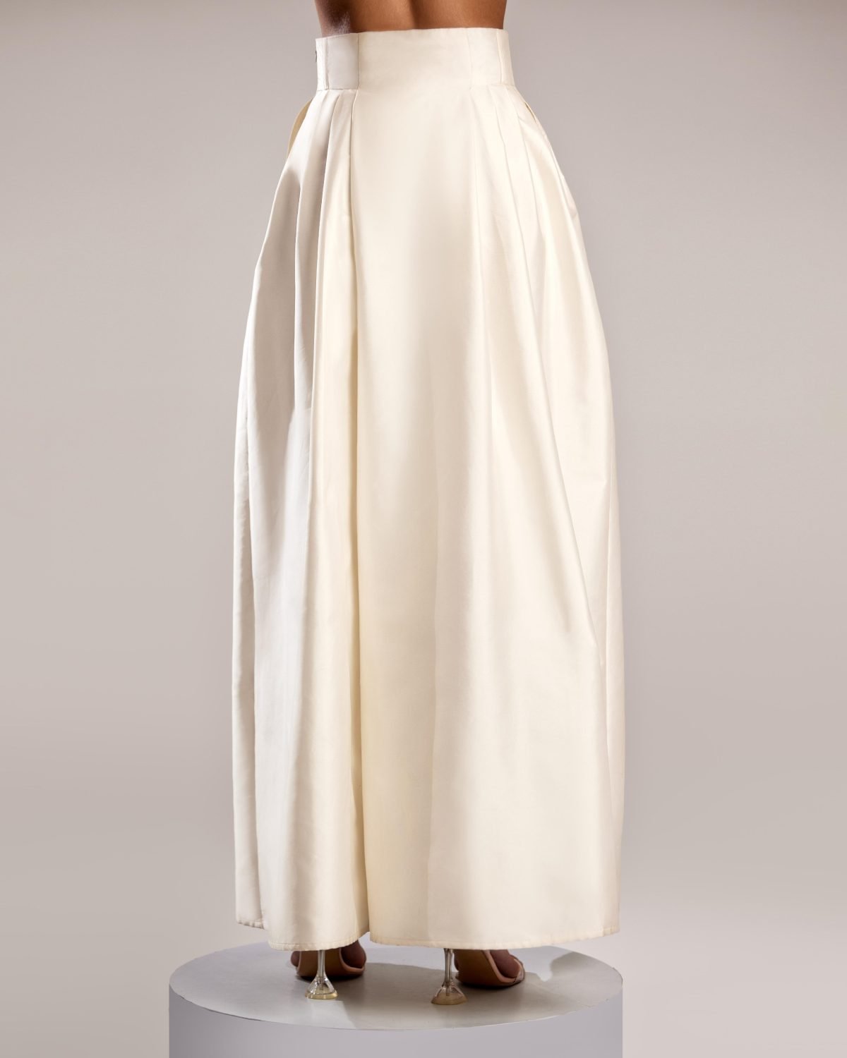 Elegant High-Waisted Pleated White Taffeta Jupe-Culotte