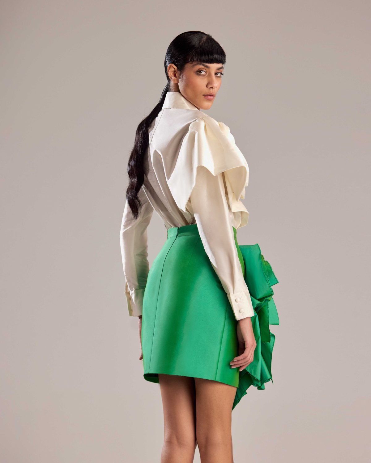 Vibrant Green Taffeta Skirt with High-Waist Design and Layered Ruffles