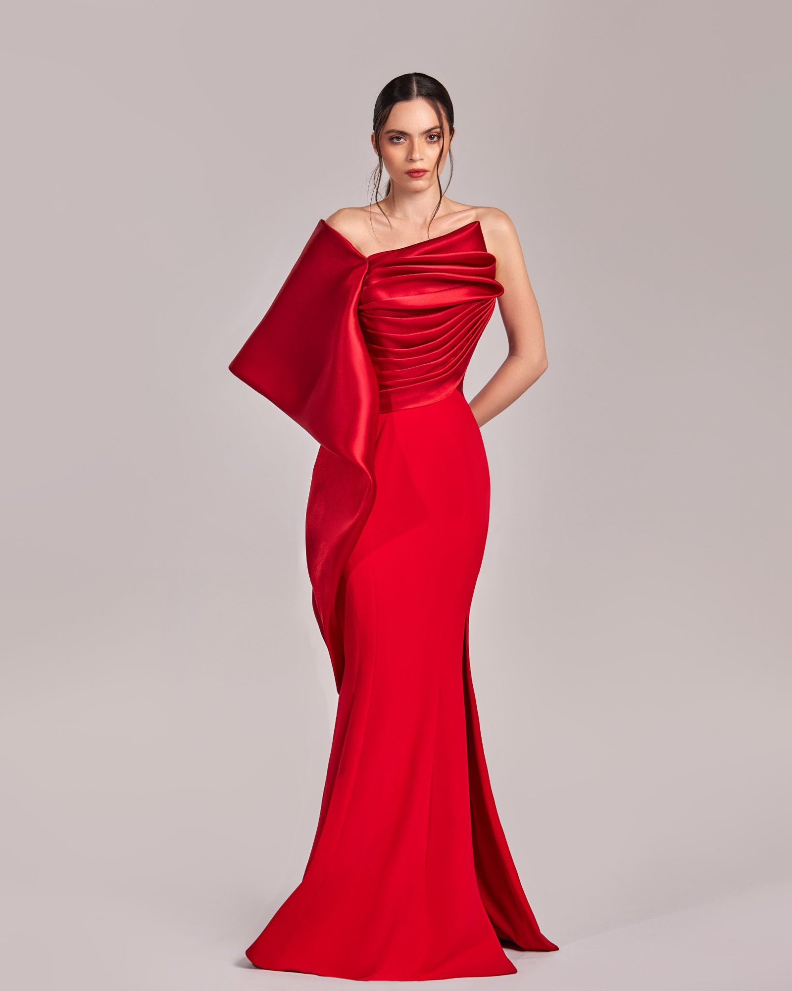 Exaggerated One-Shoulder Sleeve Red Mermaid Gown