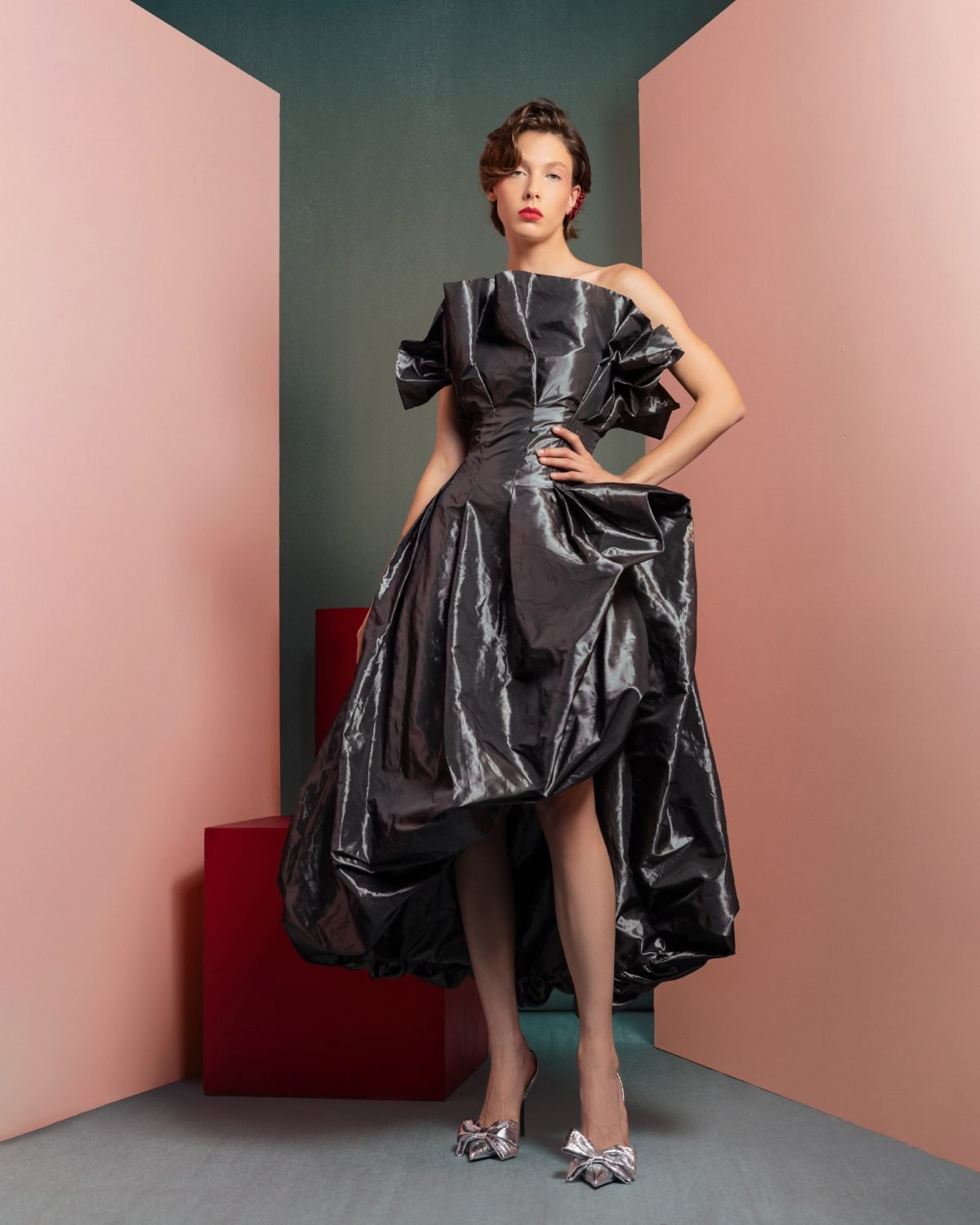 Anthracite Strapless Dress with metallic Ruffles Presence