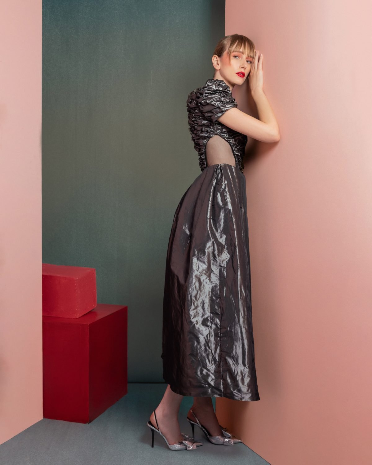 Elegant Anthracite Dress with Ruched Bodice and Puff Sleeves