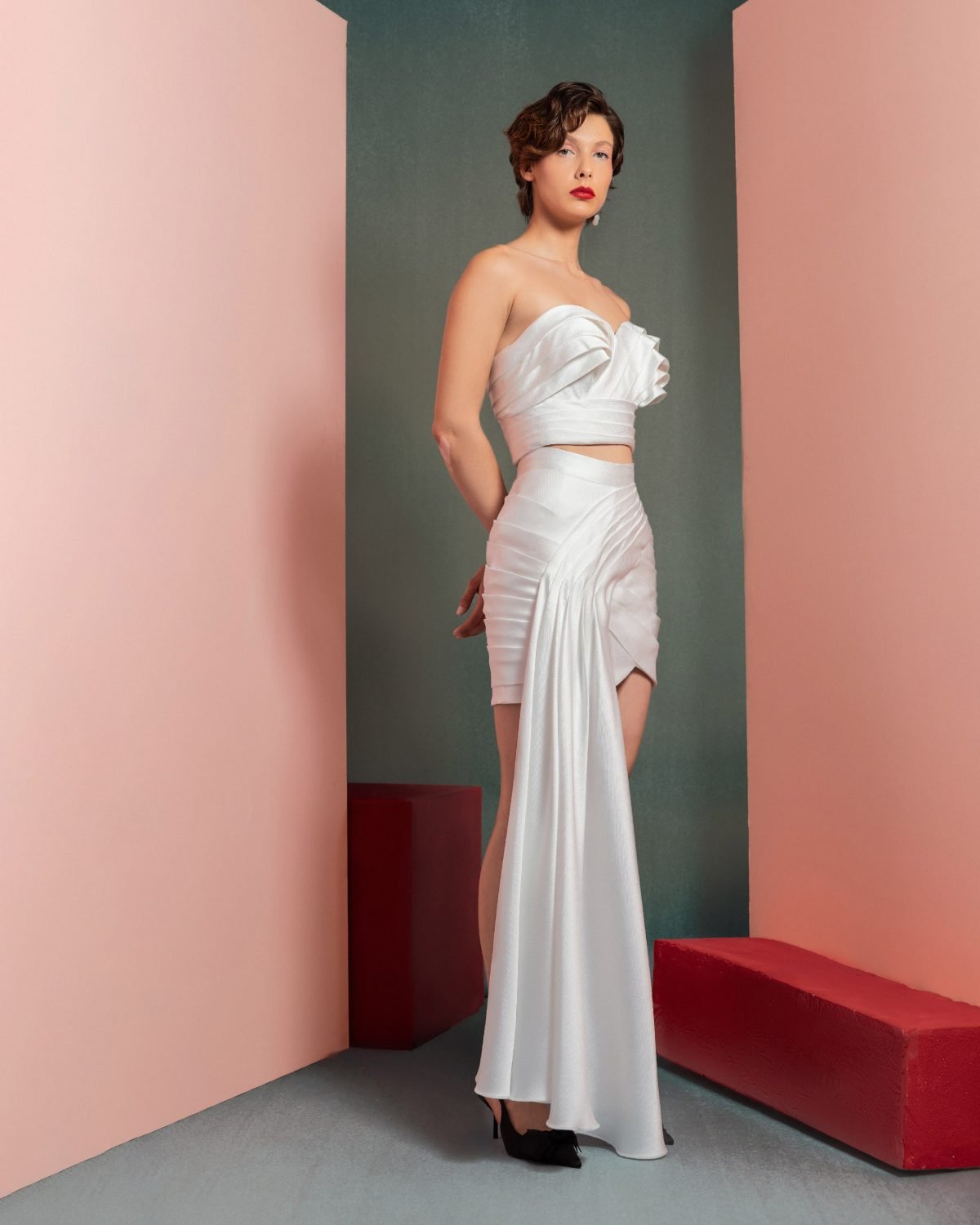 Exquisite Off-White Fit Draped Corset