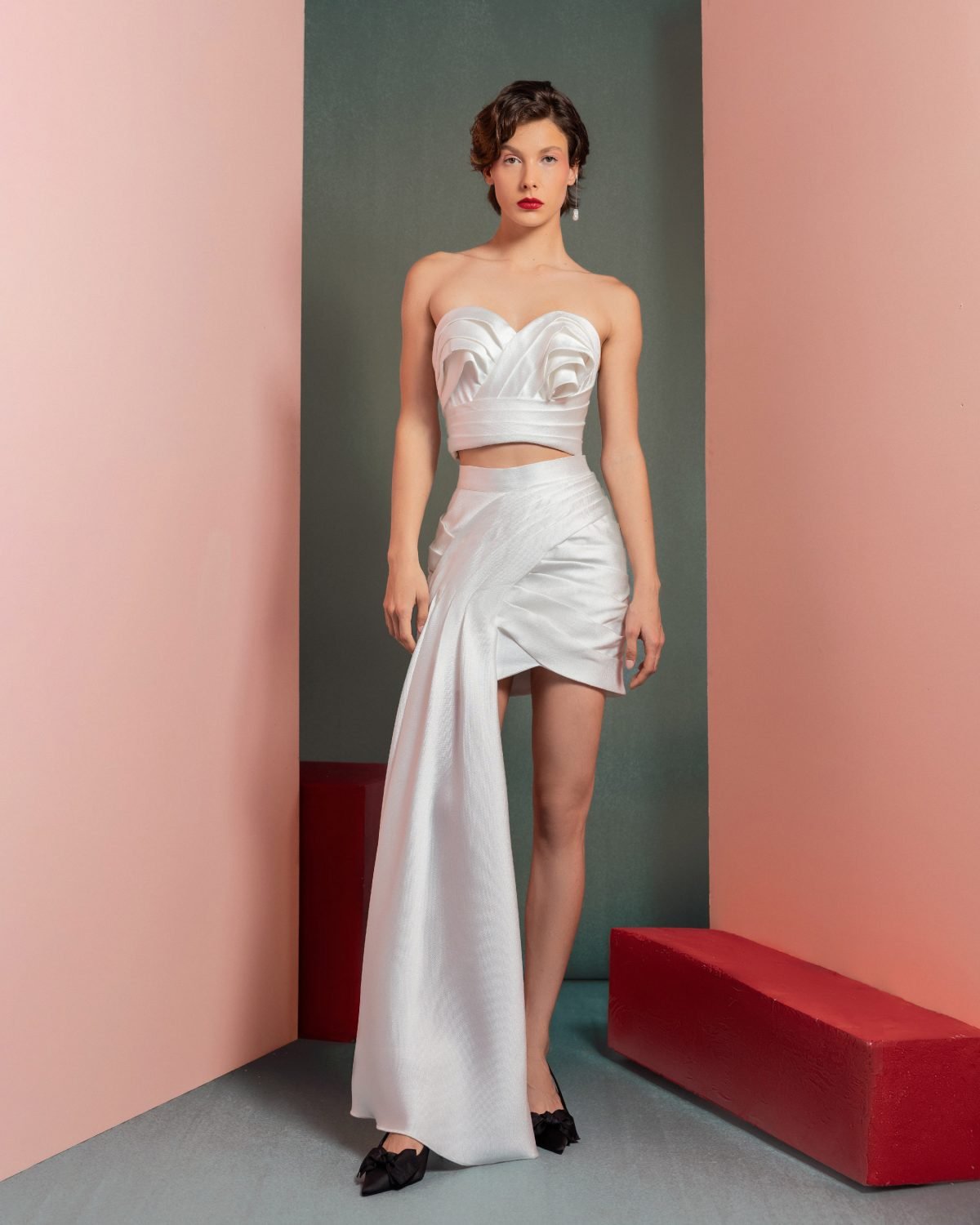 Exquisite Off-White Fit Draped Corset