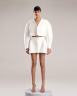 Chic Minimalist White Crepe Jacket Dress - Image 4