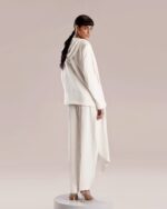 Elegant White Crepe Pants with Loose Cut - Image 3